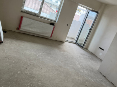 Apartament cu 3 camere, 66 mp, 2 balcoane, zona Terra