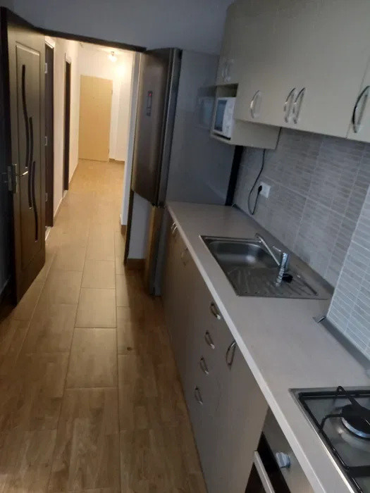 Apartament cu 2 camere,56mp,gradina privata, parcare, Zona Andrei Muresanu