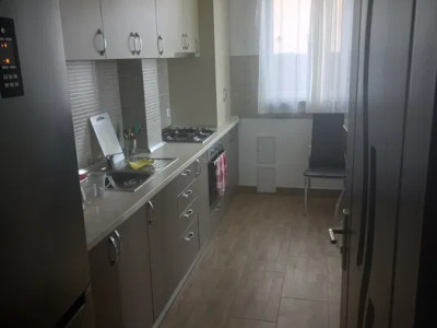 Apartament cu 2 camere,56mp,gradina privata, parcare, Zona Andrei Muresanu