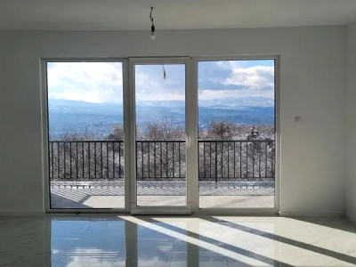 Vila cu 4 camere, 300mp, zona Iris