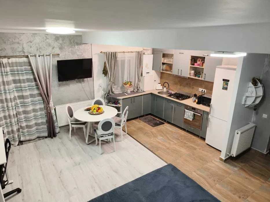 Apartament cu 2 camere, 45 mp, terasa, zona Razoare