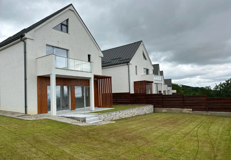 Duplex unit prin garaj - panorama - 185 mp utili , Feleacu, Cluj!