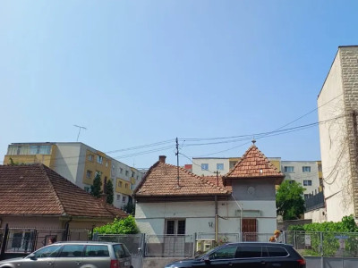 Casa, 150mp, cu spatii de depozitare si parcari, zona Marasti