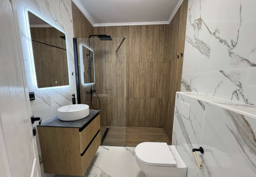 Apartament de 2 camere, Decomandat, 52 mp, Zona Terra.