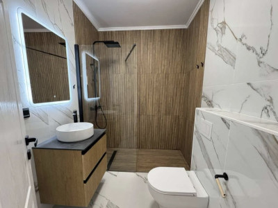 Apartament de 2 camere, Decomandat, 52 mp, Zona Terra.