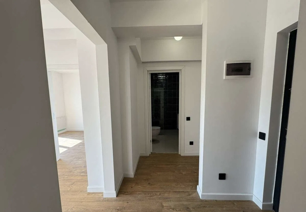 Apartament de 2 camere, Decomandat, 52 mp, Zona Terra.