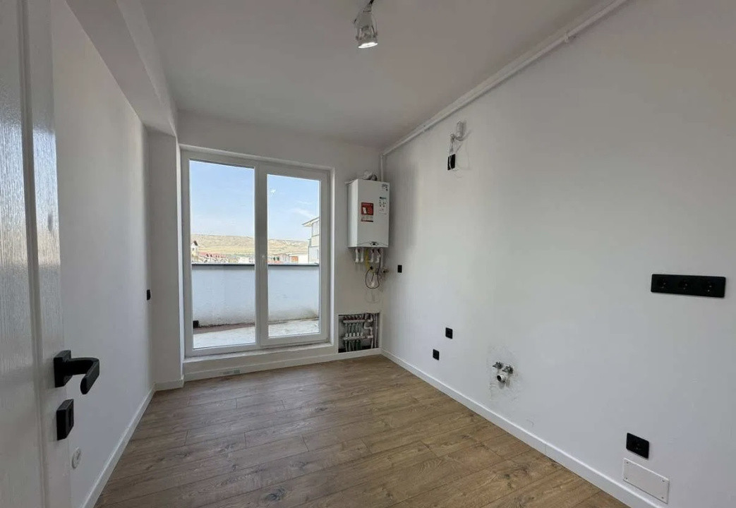 Apartament de 2 camere, Decomandat, 52 mp, Zona Terra.