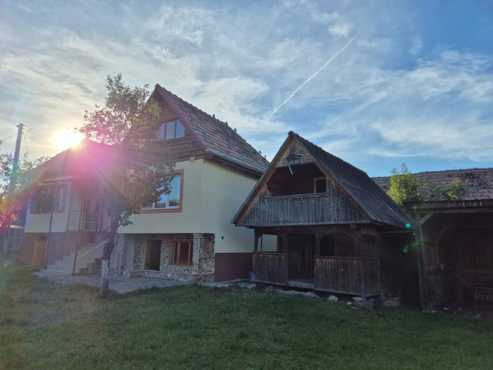Casa individuala cu mansarda/ Teren 1000mp/ Petrestii de Jos