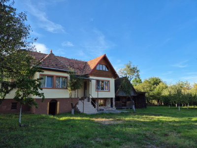 Casa individuala cu mansarda/ Teren 1000mp/ Petrestii de Jos