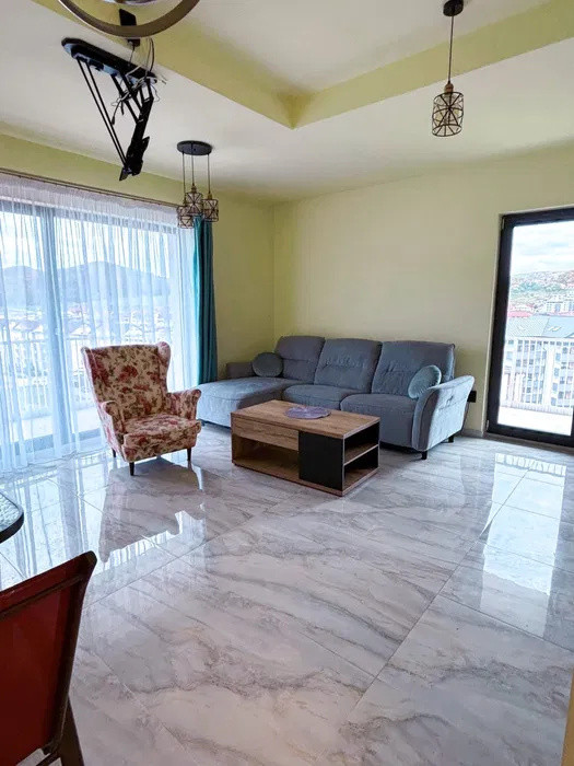 Apartament cu 3 camere, 59 mp, terasa, zona Eroilor