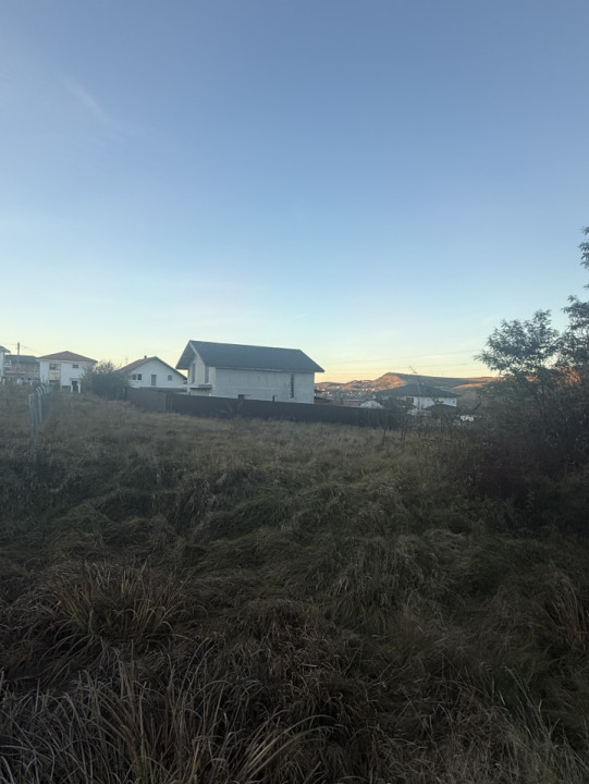 Teren intravilan 1500 mp – Chinteni, str. Decebal, utilități, drum acces 30 m