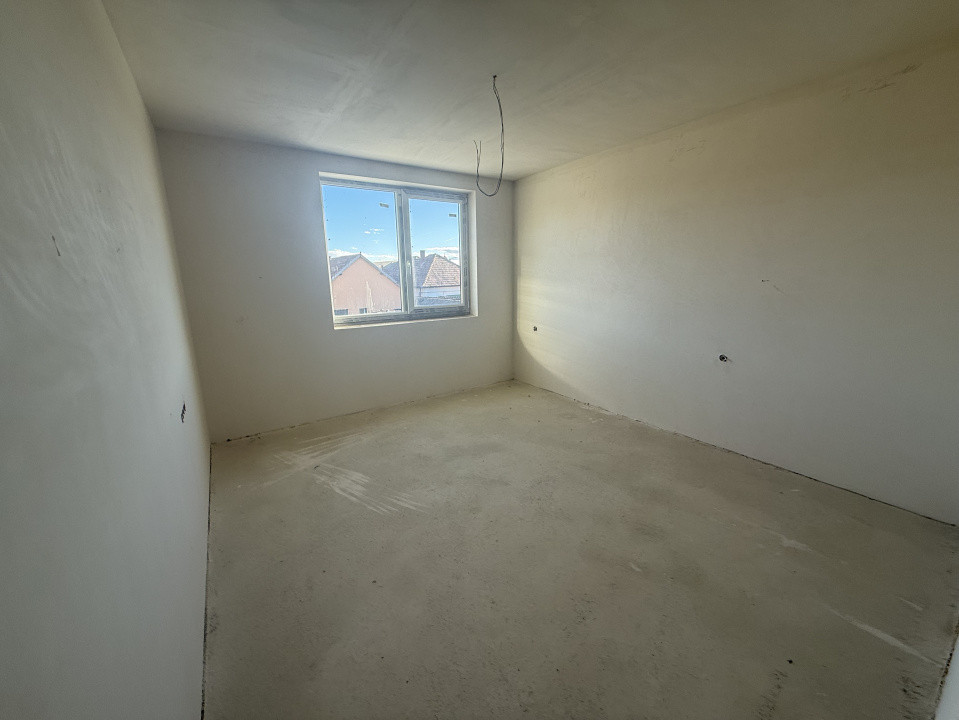 Casă nouă alipită 142 mp utili – Apahida, zona Primăriei, teren 440 mp