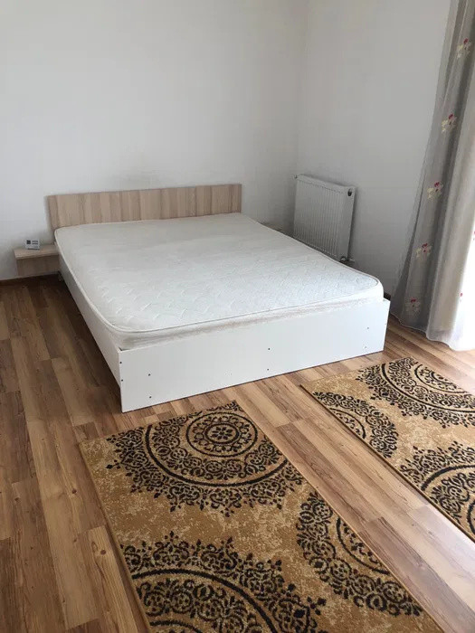 Apartament cu 2 camere, decomandat, 2 balcoane, zona Porii