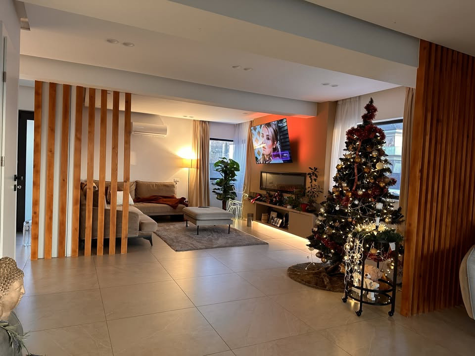 Casă SMART cu piscină și priveliște panoramică – Dezmir