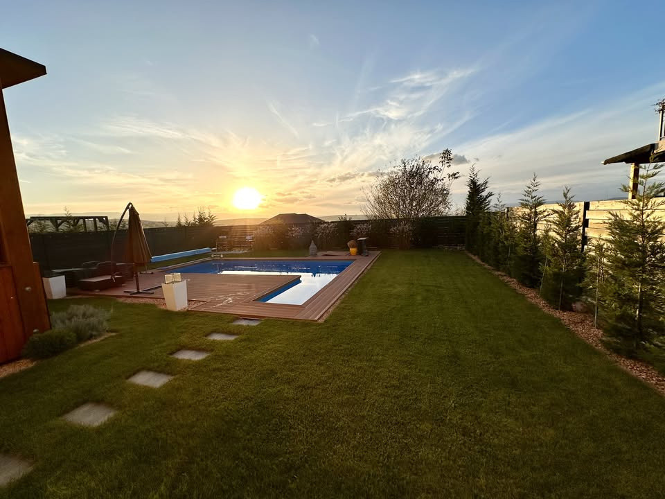 Casă SMART cu piscină și priveliște panoramică – Dezmir