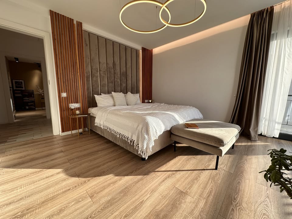 Casă SMART cu piscină și priveliște panoramică – Dezmir