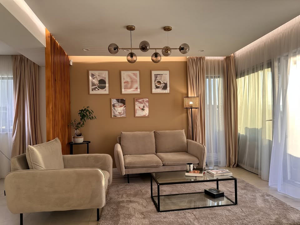 Casă SMART cu piscină și priveliște panoramică – Dezmir