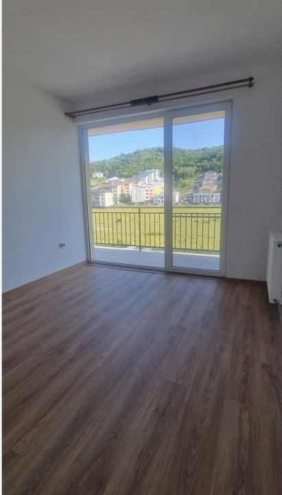 Apartament 50 mp ,doua balcoane , strada Porii