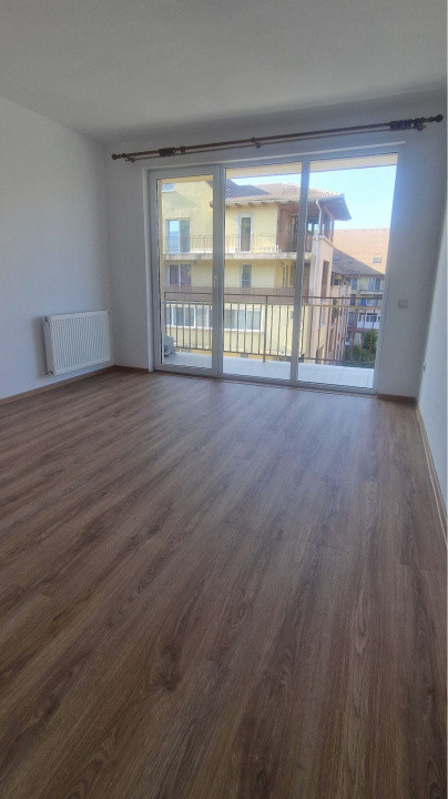 Apartament 50 mp ,doua balcoane , strada Porii