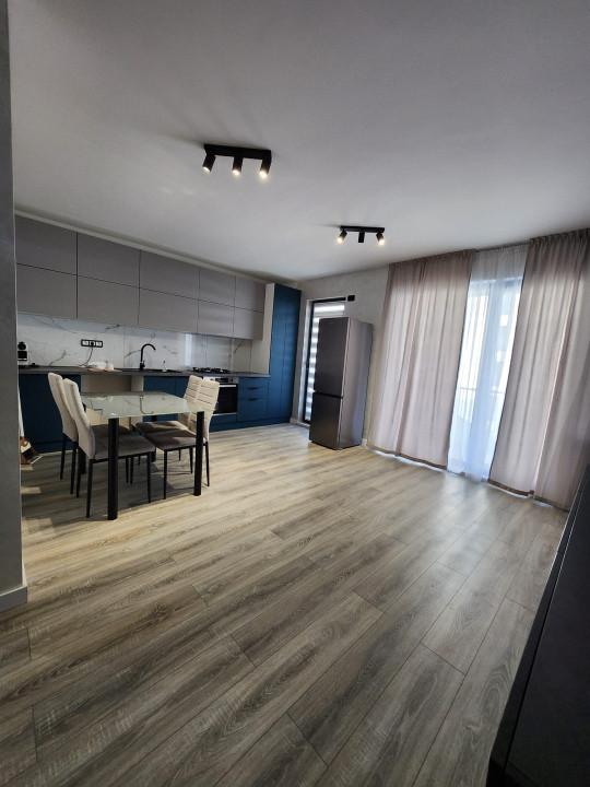 Apartament cu 3 camere, 55 mp, zona Eroilor