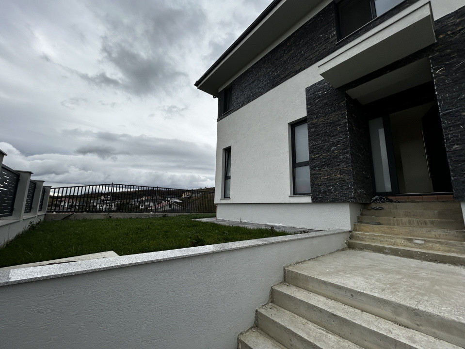 Casa individuala Chinteni Lac 750mp teren 145mp utili plus Cabana 