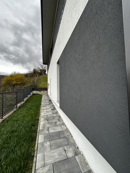 Casa individuala Chinteni Lac 750mp teren 145mp utili plus Cabana 