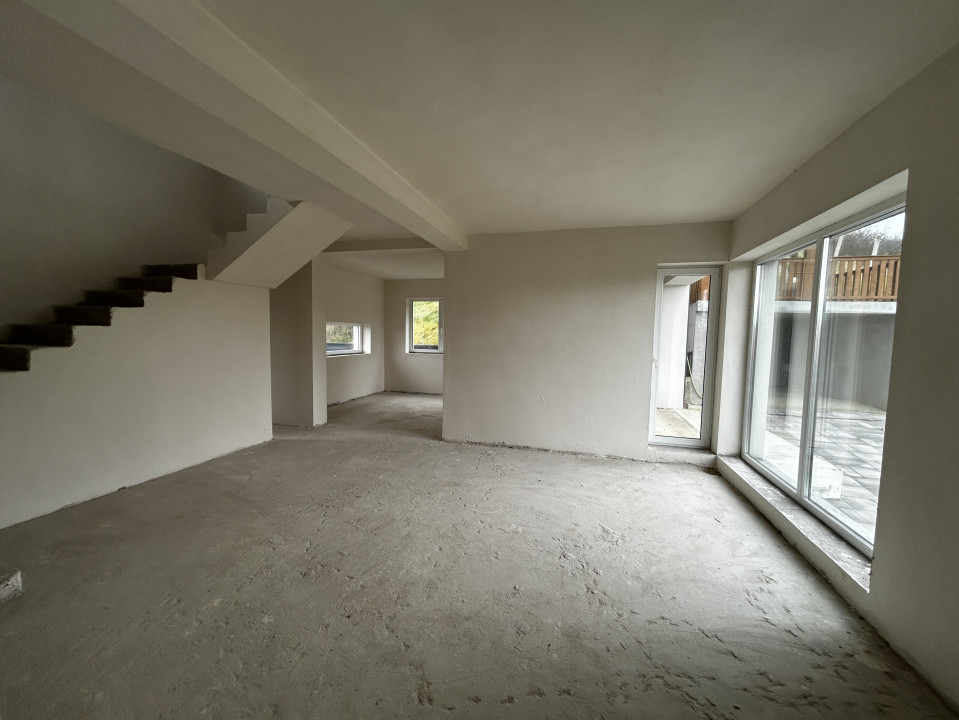 Casa individuala Chinteni Lac 750mp teren 145mp utili plus Cabana 