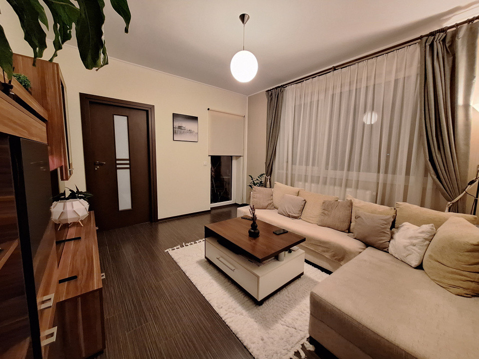Apartament cu 2 camere, 50 mp, balcon, zona Stadionului