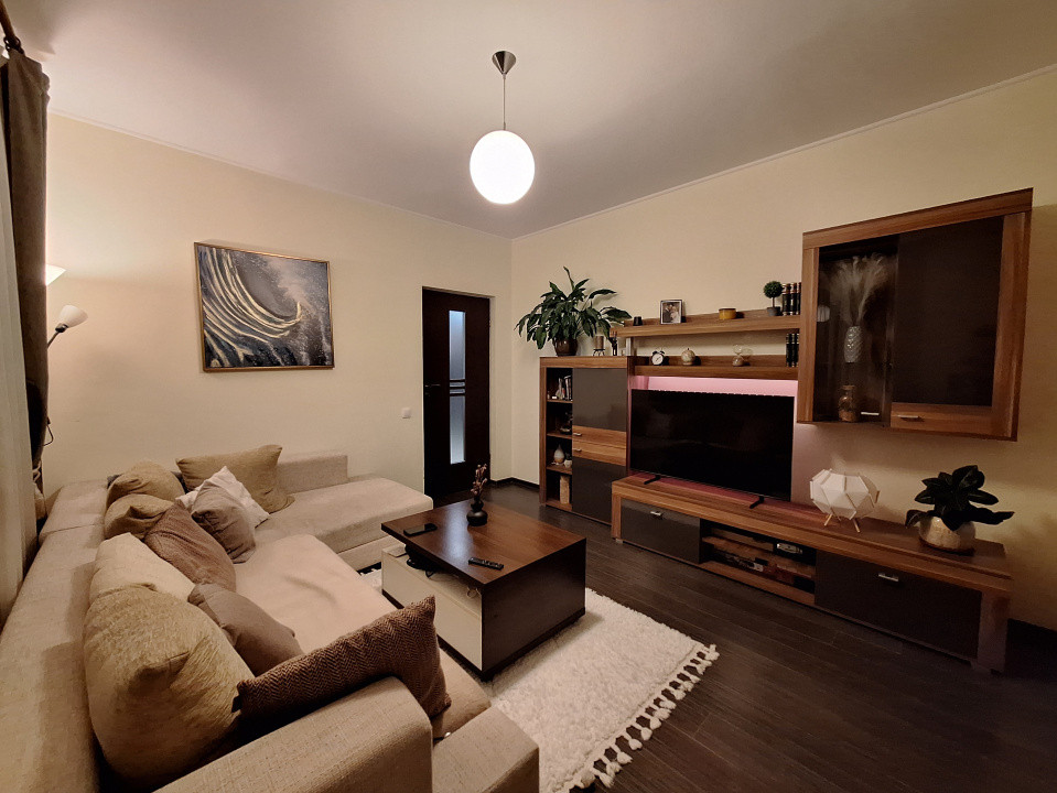 Apartament cu 2 camere, 50 mp, balcon, zona Stadionului