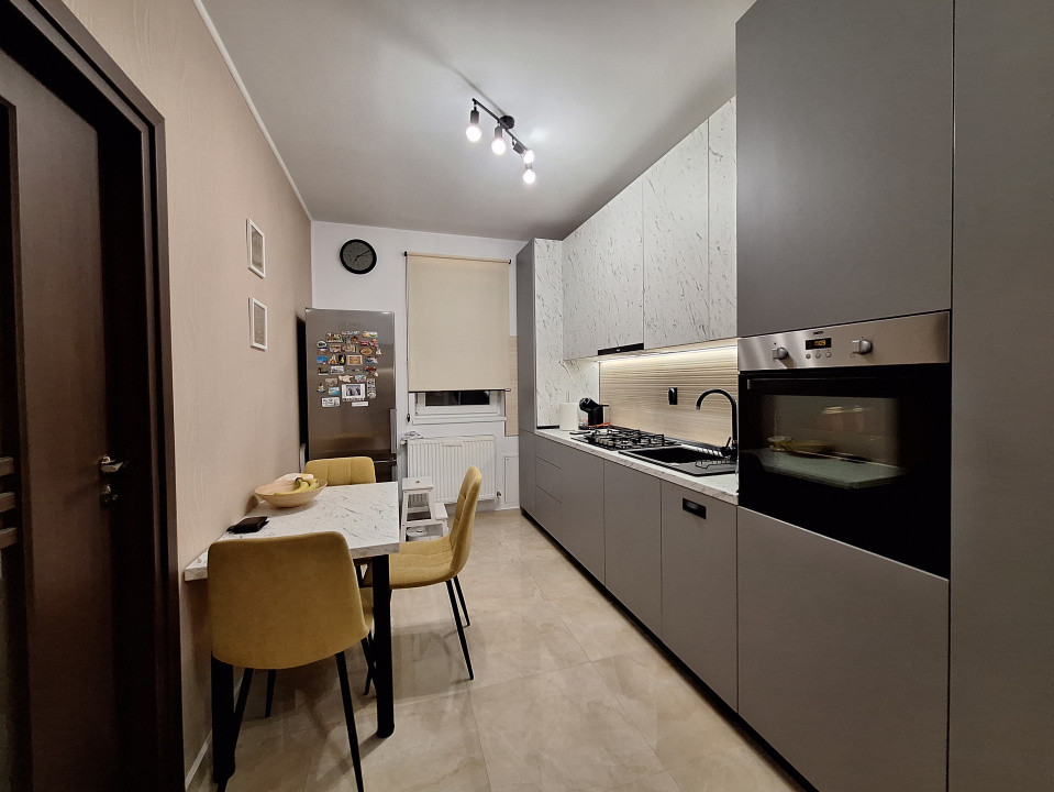 Apartament cu 2 camere, 50 mp, balcon, zona Stadionului