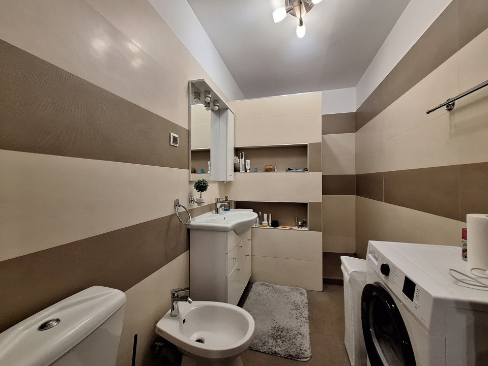 Apartament cu 2 camere, 50 mp, balcon, zona Stadionului