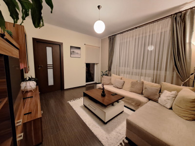 Apartament cu 2 camere, 50 mp, balcon, zona Stadionului