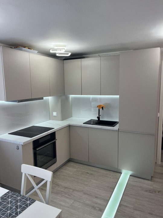 Apartament spațios cu terasă de 35mp, 3 camere , pe Muzeul Apei