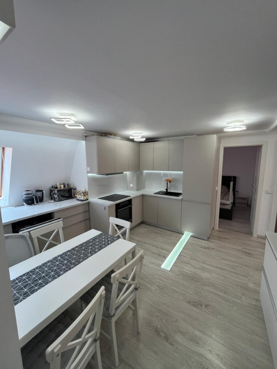 Apartament spațios cu terasă de 35mp, 3 camere , pe Muzeul Apei