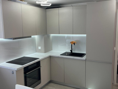 Apartament spațios cu terasă de 35mp, 3 camere , pe Muzeul Apei