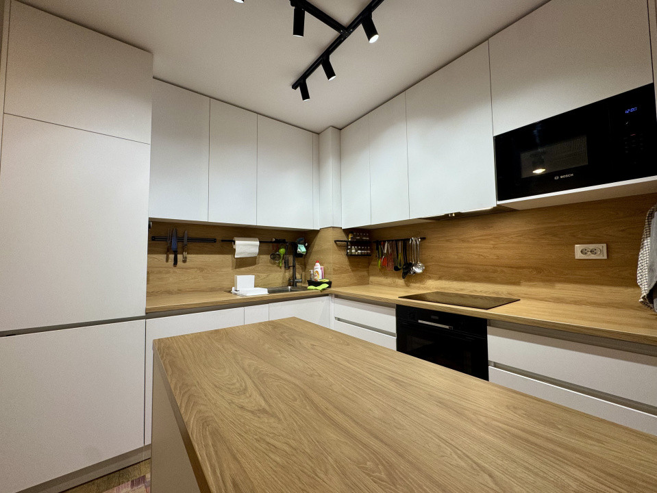 Apartament 3 camere, 80 mp, terasa 16 mp, la cheie, parcare, zona Iulius Mall