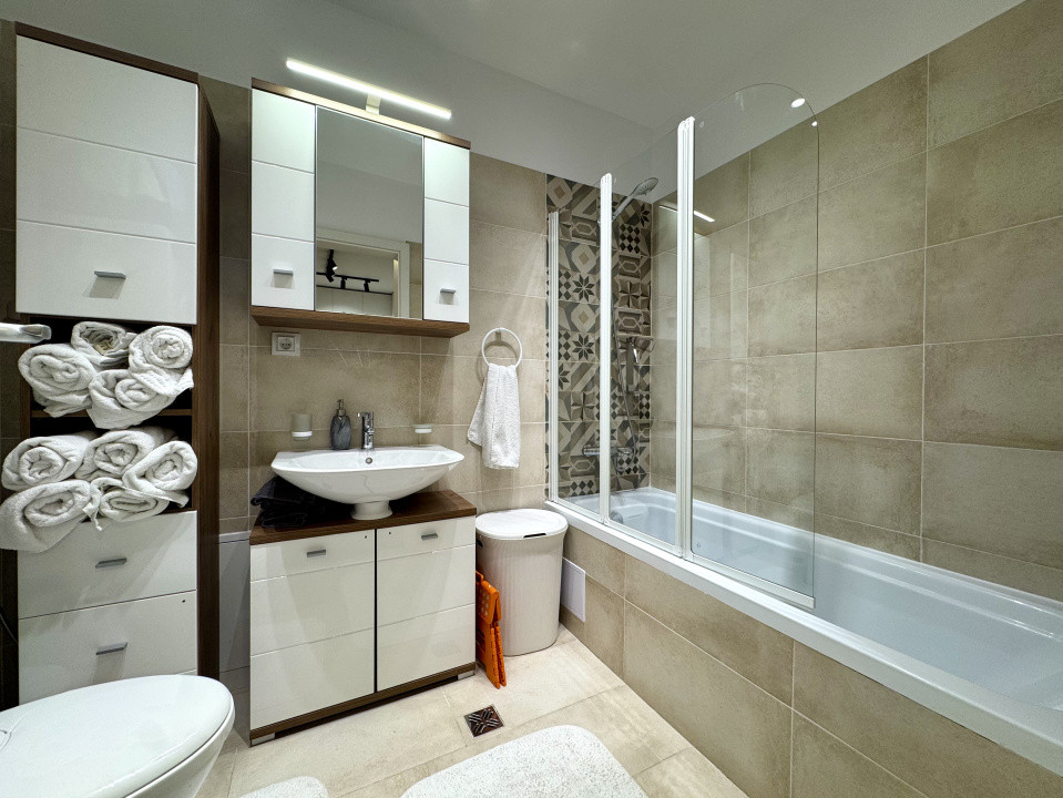 Apartament 3 camere, 80 mp, terasa 16 mp, la cheie, parcare, zona Iulius Mall