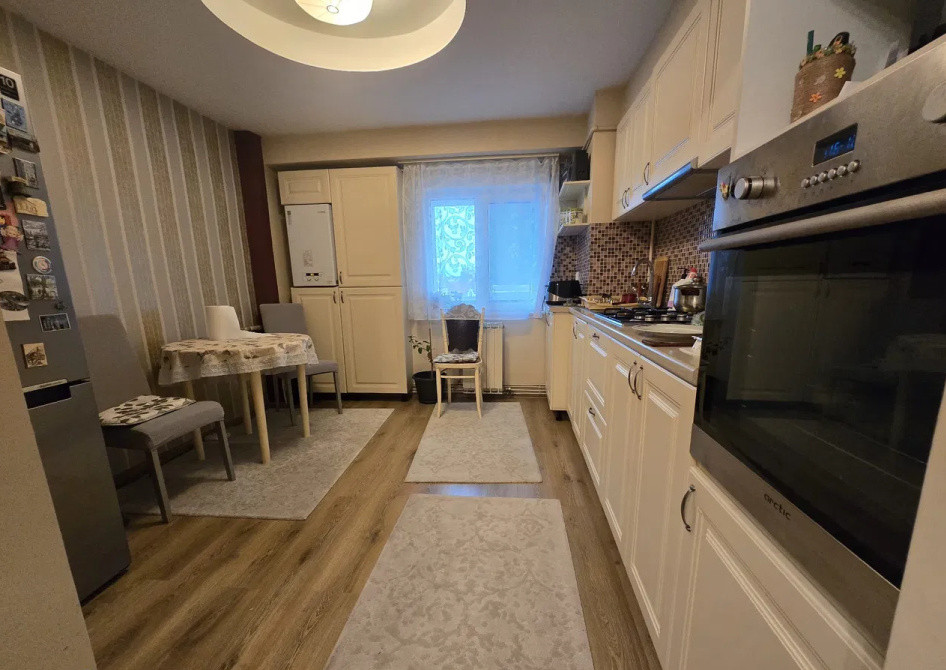Apartament cu 2 camere, zona Iulius Mall