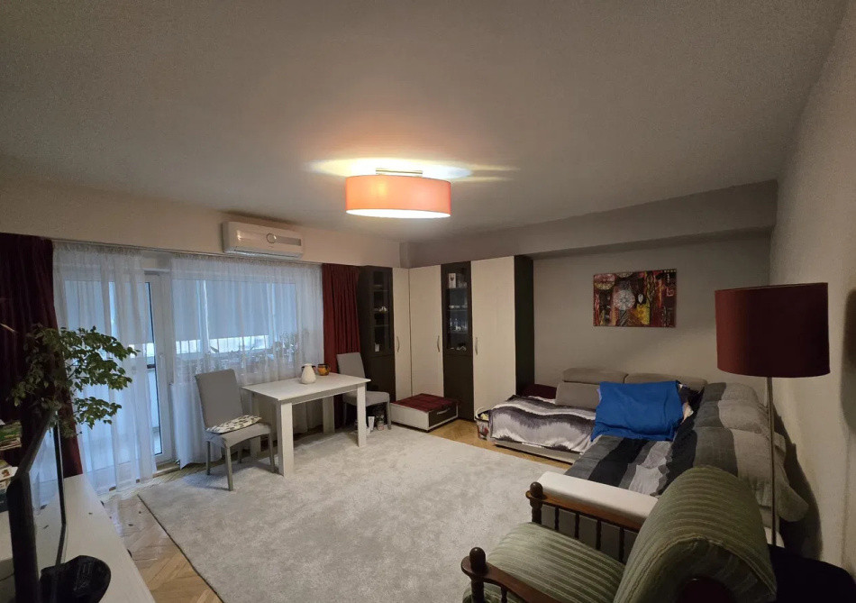 Apartament cu 2 camere, zona Iulius Mall