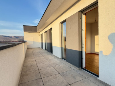 Apartament cu terasă  in zona Eroilor , 2 camere 