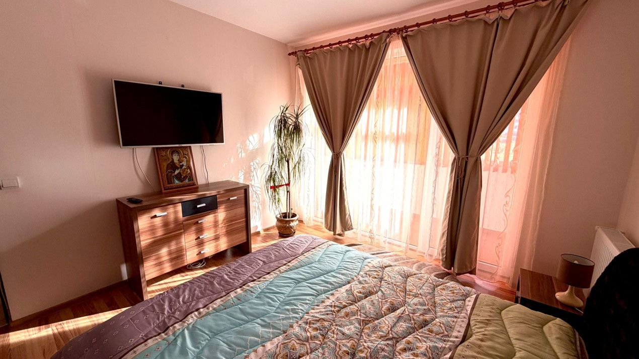 Apartament de închiriat,56 mp , 2 dormitoare ,etaj 1 ,parcare ,2 balcoane 