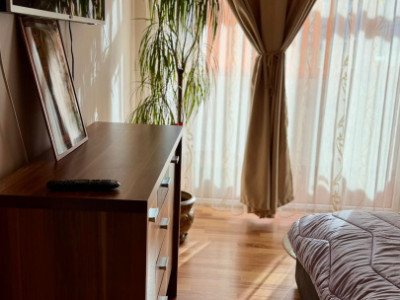 Apartament de închiriat,56 mp , 2 dormitoare ,etaj 1 ,parcare ,2 balcoane 