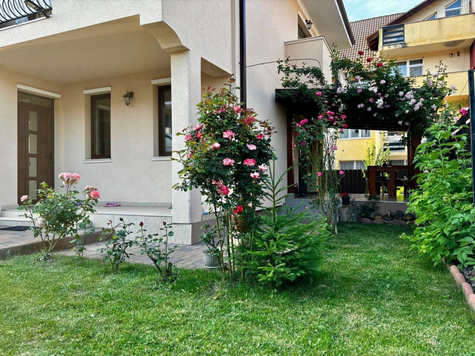 Duplex modern in zona Terra , 120 mp util cu grădină amenajată 