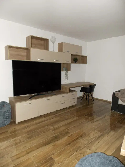 Apartament modern, cu 2 camere, zona Centrala