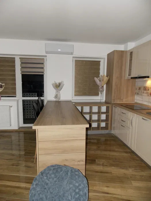 Apartament modern, cu 2 camere, zona Centrala