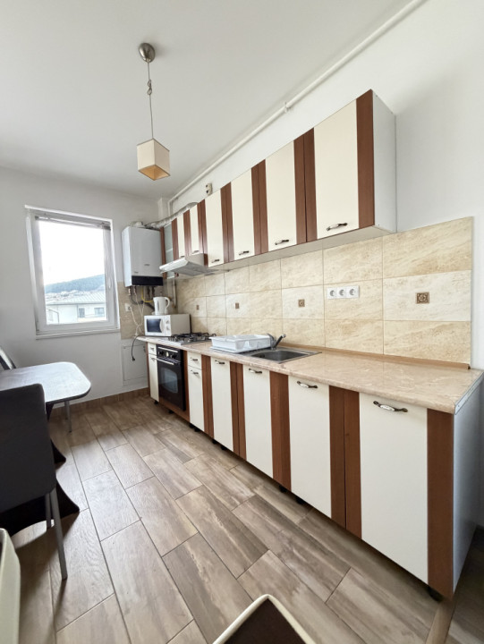 Apartament de 2 camere 62 mp , Zona Sub Cetate 