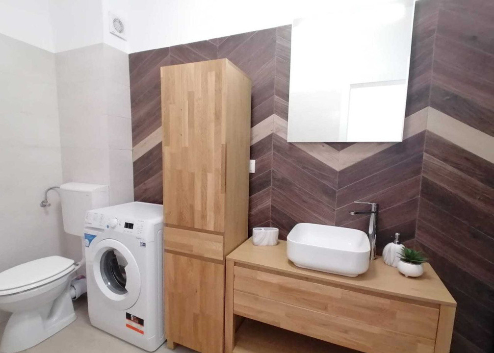 Apartament 3 camere, 65 mp, etaj intemediar, bloc nou, parcare subterana, Centru