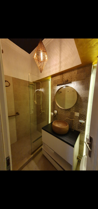 Apartament de LUX, 3 camere ,110 mp , Zona VIVO