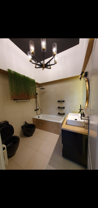 Apartament de LUX, 3 camere ,110 mp , Zona VIVO