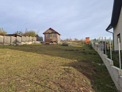 Teren autorizat pentru Casa individuala Chinteni 750mp front 18ml zona Lac 